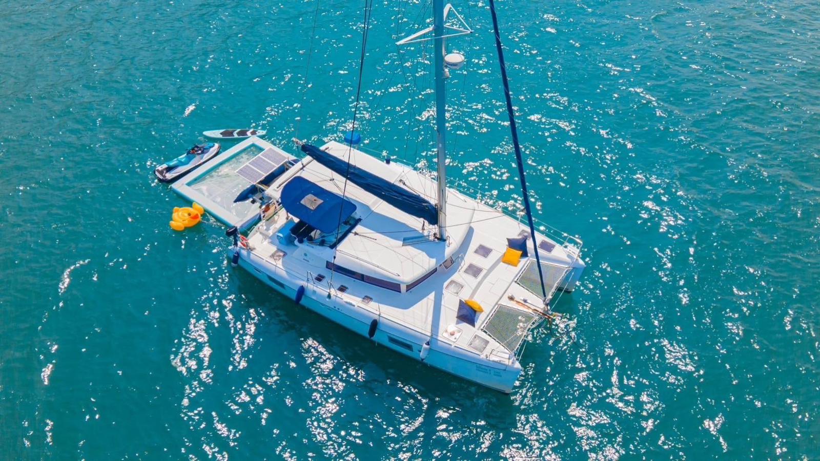 5 Hour Yacht Party Pattaya - (Time: 13:00 to 18:00) image