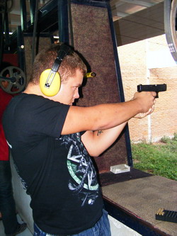 PCTC - 158 - 22mm Auto gun 25 bullets + Hotel Transfer image